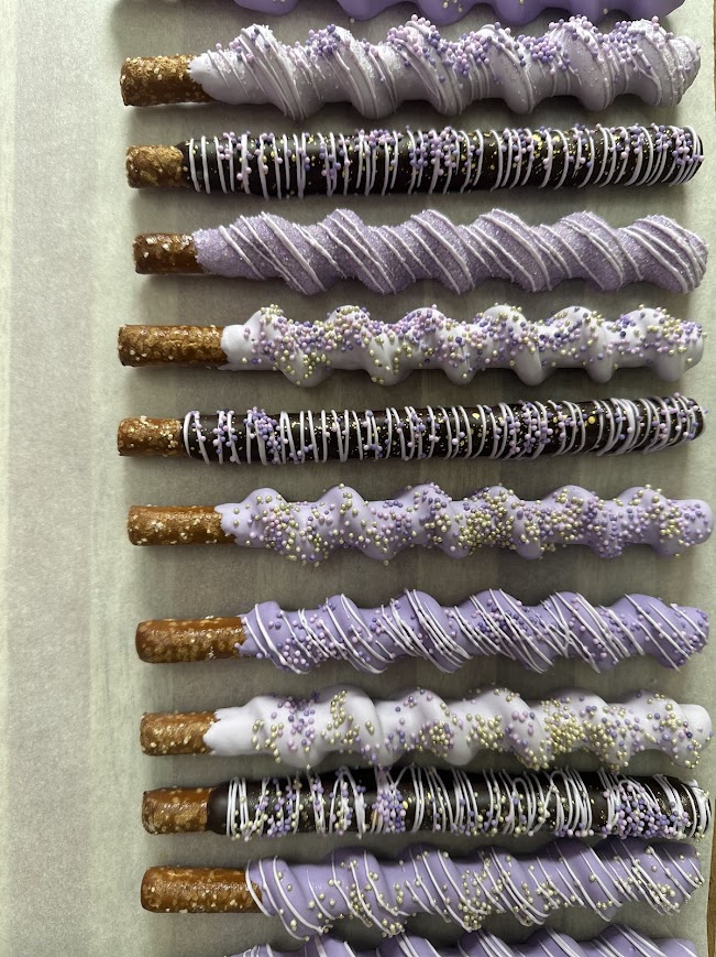 picture of chocolate covered pretzels